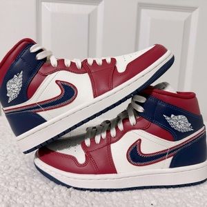 Nike Women's Air Jordan 1 Mid SE ‘USA’ Red Blue White DQ7648-600 Sz 7.5 RARE